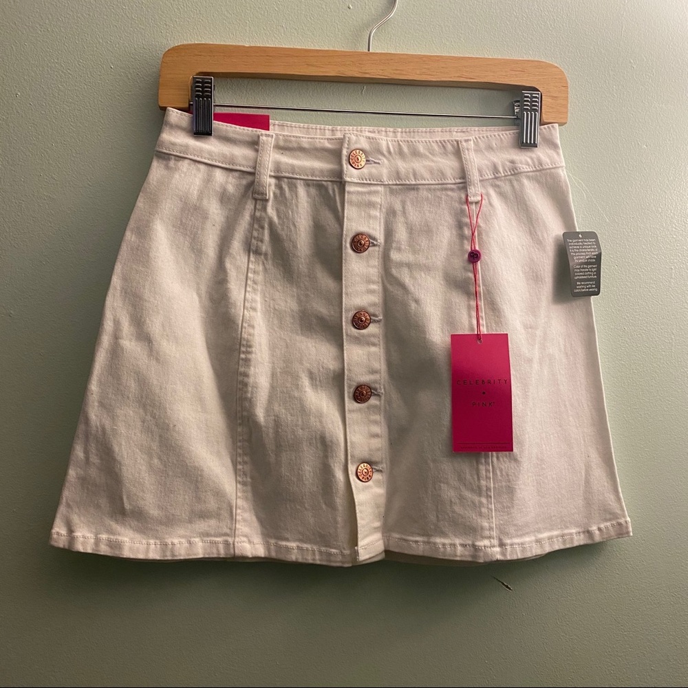 CELEBRITY PINK WHITE SKIRT